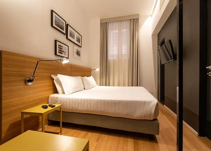 Coronari Palace מלון 3*