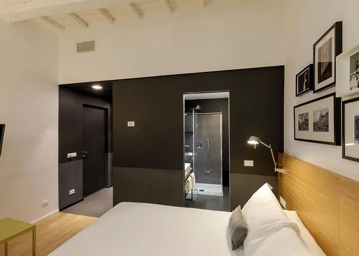 Coronari Palace מלון 3*