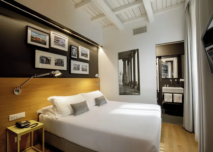 Coronari Palace Hotel 3*